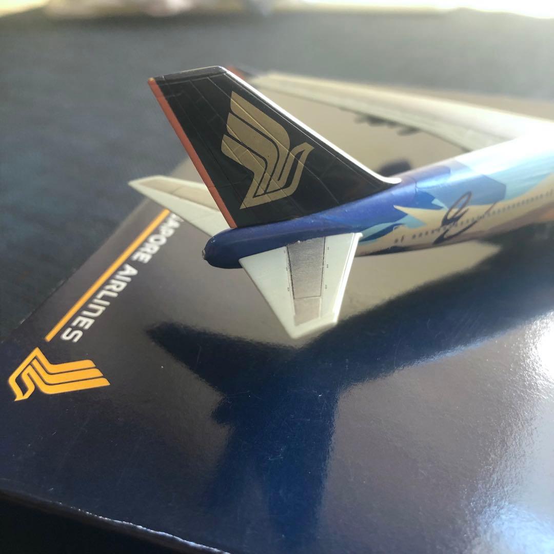 貴重 1/400 シンガポールエアライン B747-400 トロピカルメガトップ