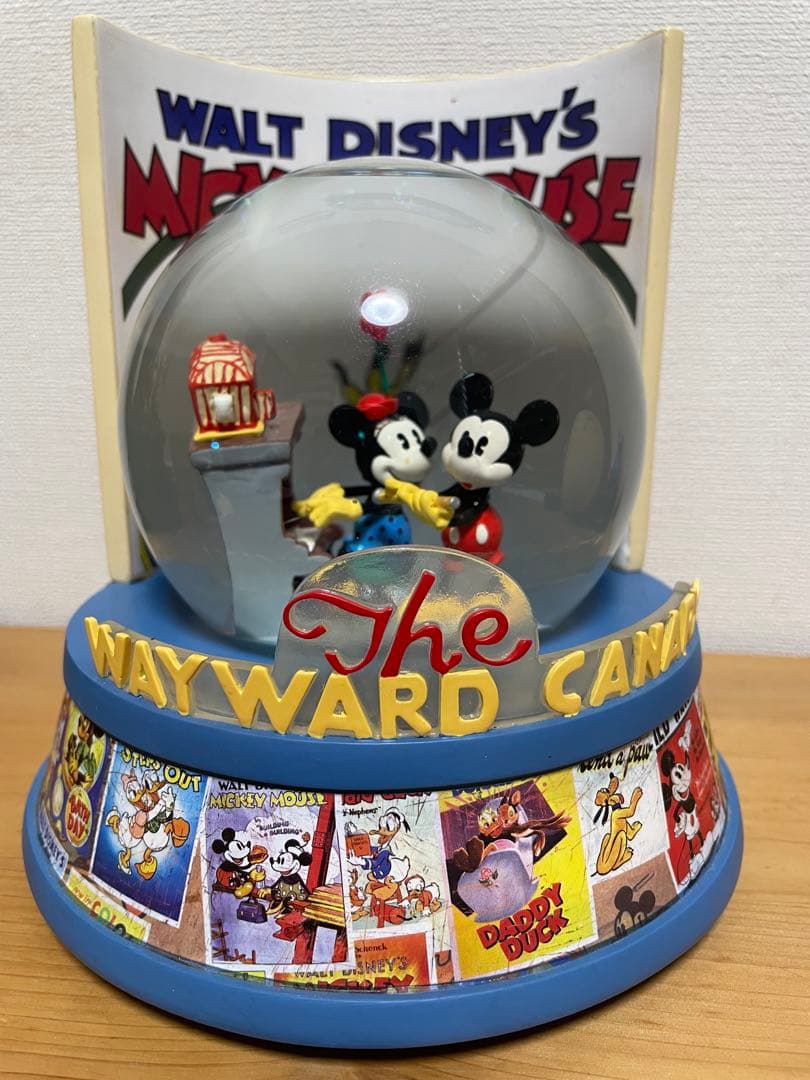 激レア　ディズニーストア　スノードーム The Wayward Canary
