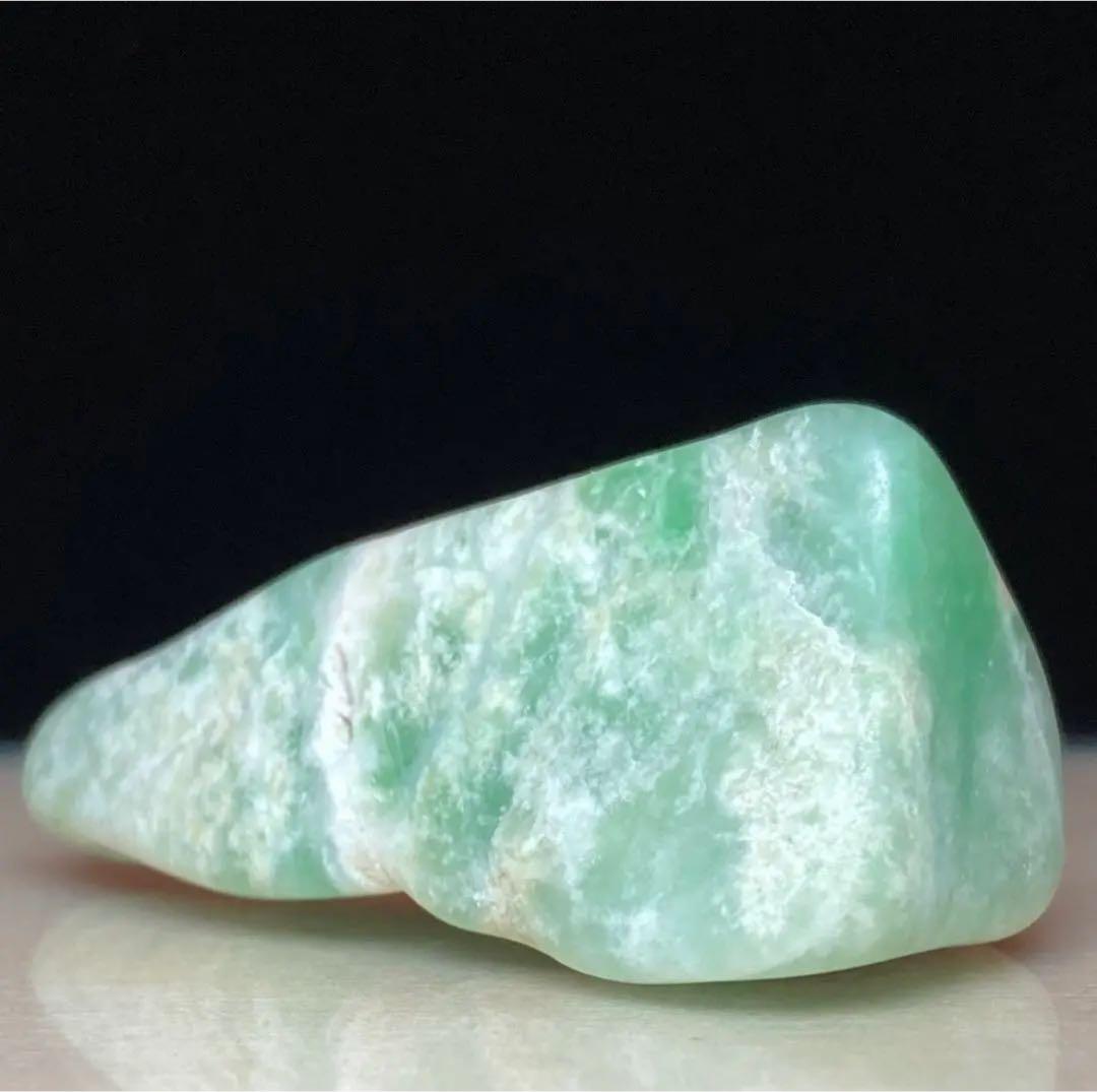 【専用品】糸魚川翡翠　ロウカン宝石質 翡翠　鮮やかな翠　原石　12.1ｇ