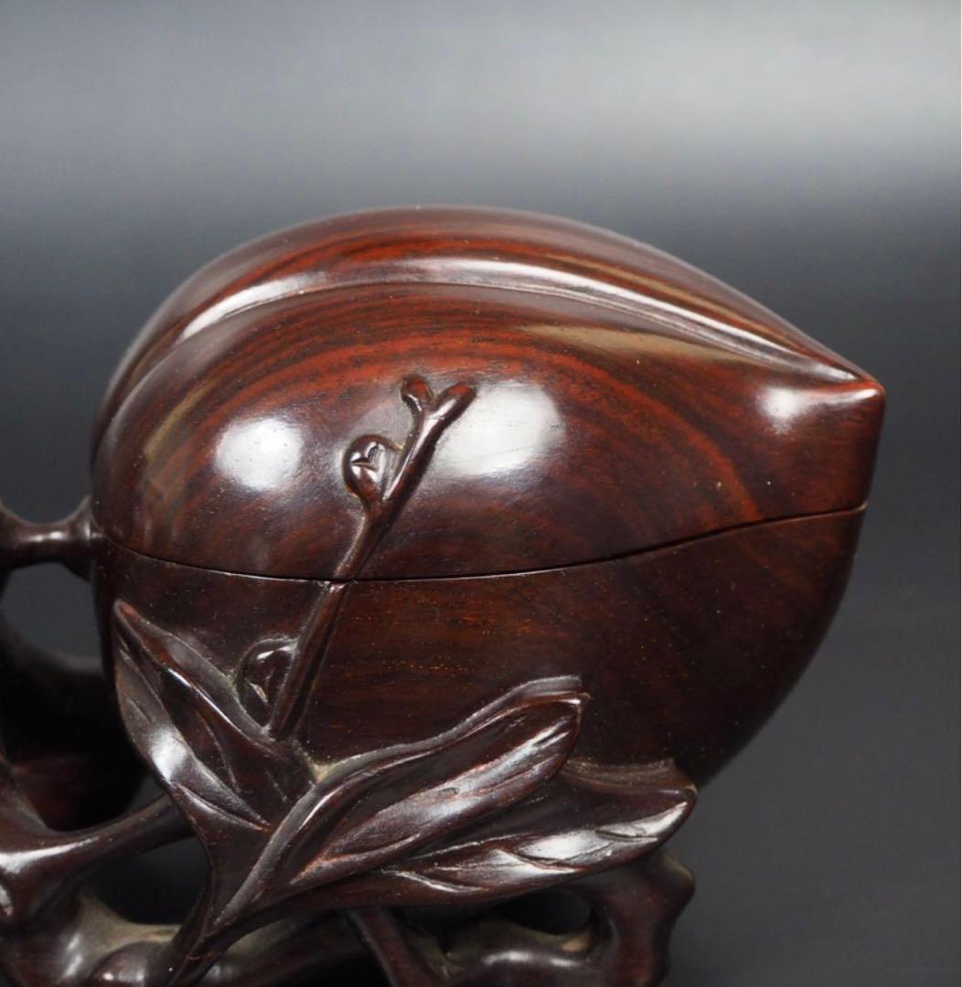 送料無料　時代物　唐木花梨（沈水）透かし彫り桃形蓋物　美品