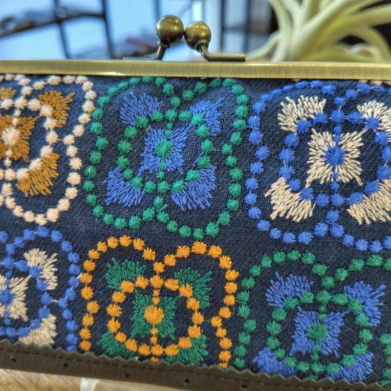 ミナペルホネン/本革　blemenブルーメン/がま口長財布薄型①