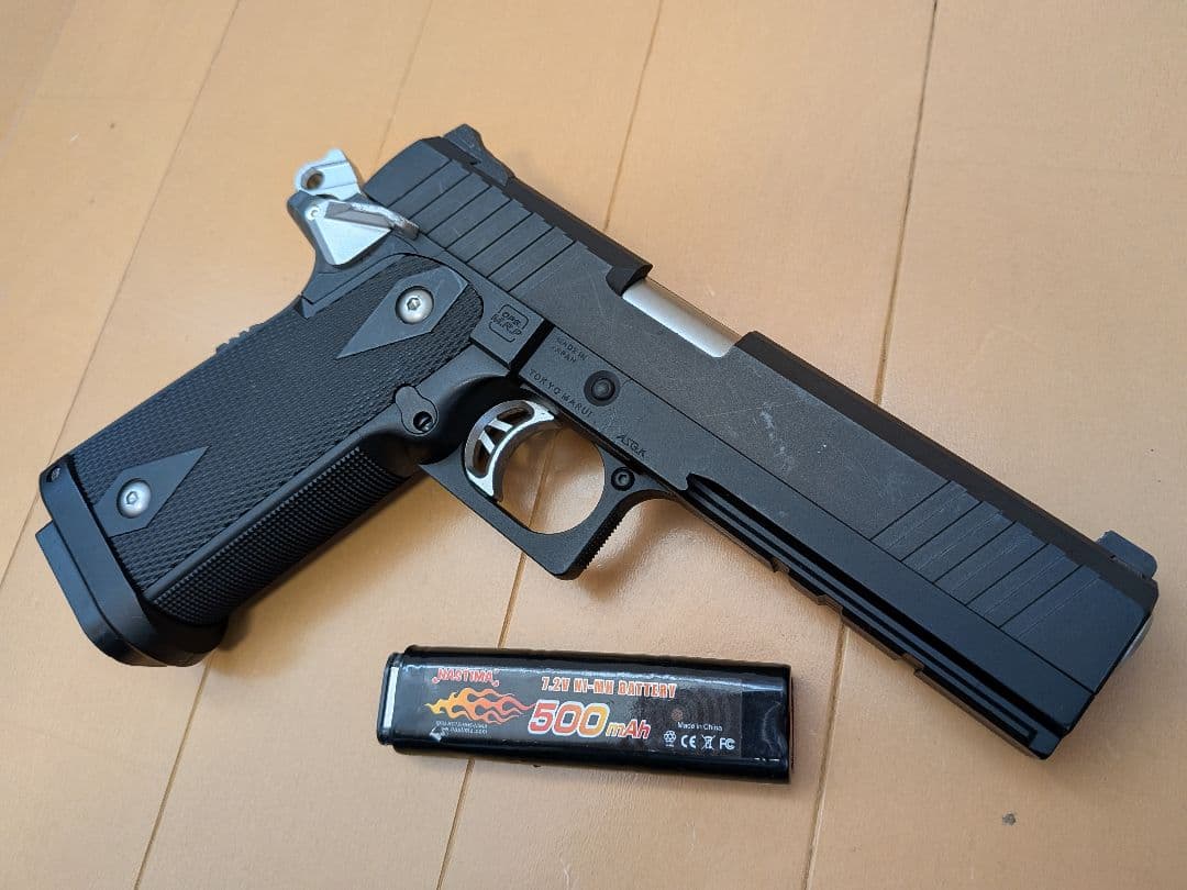 東京マルイ HI-CAPA E 電動ガン　バッテリー付