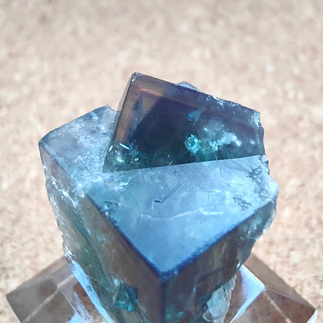 Rainbows End Pocket産フローライト 天然石 鉱物 原石