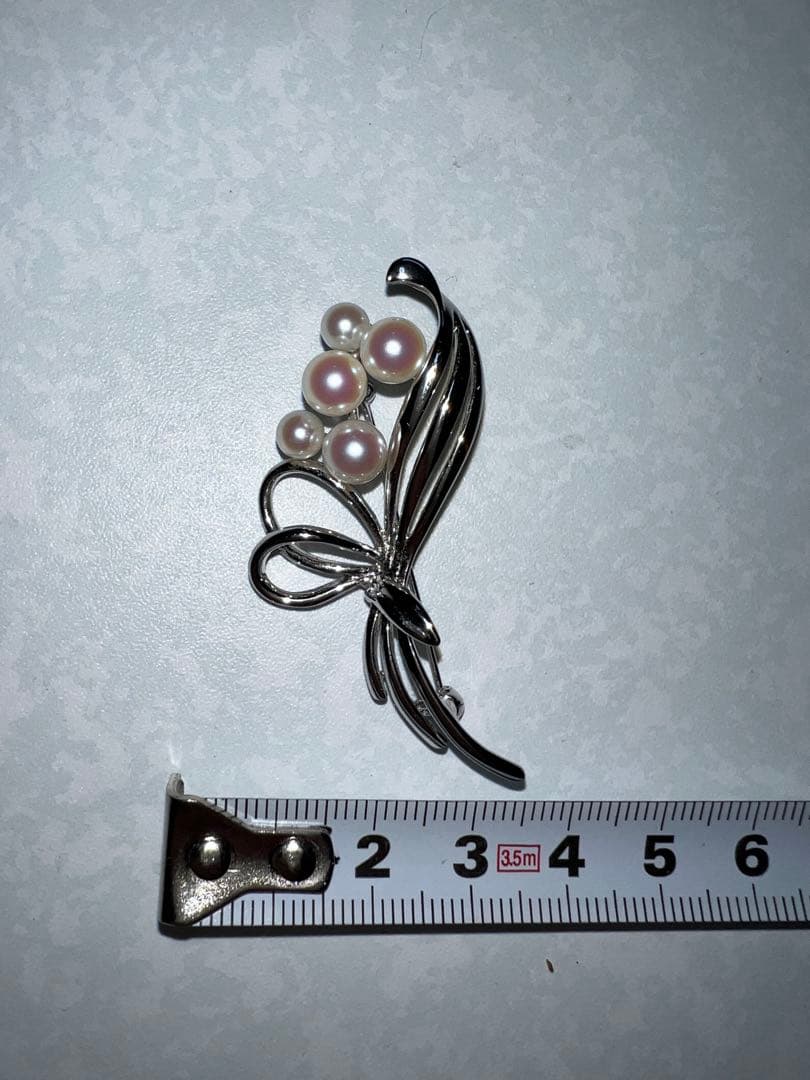 シルバー パール ブローチ 専用ケース付き　コサージュ風