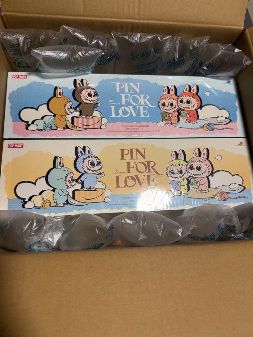 ラブブ　PIN FOR LOVE 　アソートbox2種　新品未開封シュリンク有り