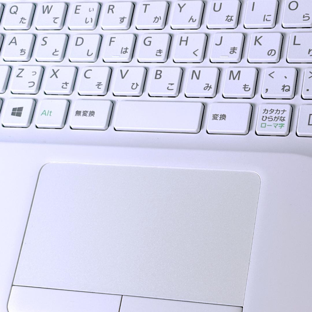 美品！Corei7・16GB・SSD・Win11・ホワイト ノートパソコン