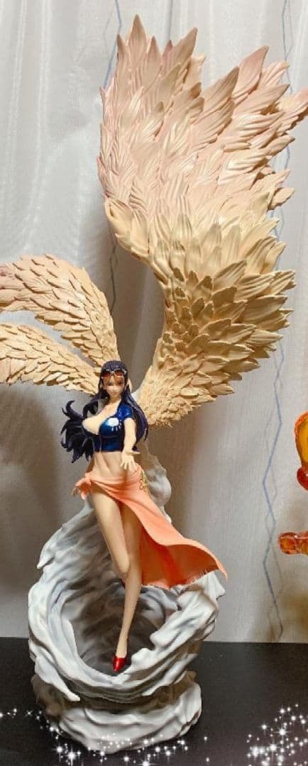 ワンピース　ニコ・ロビンフィギュア