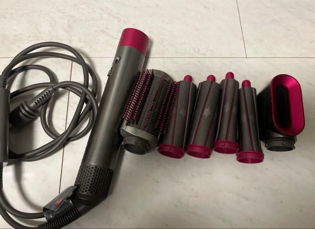 Dyson Airwrap ヘアドライヤー 6種アタッチメント付き