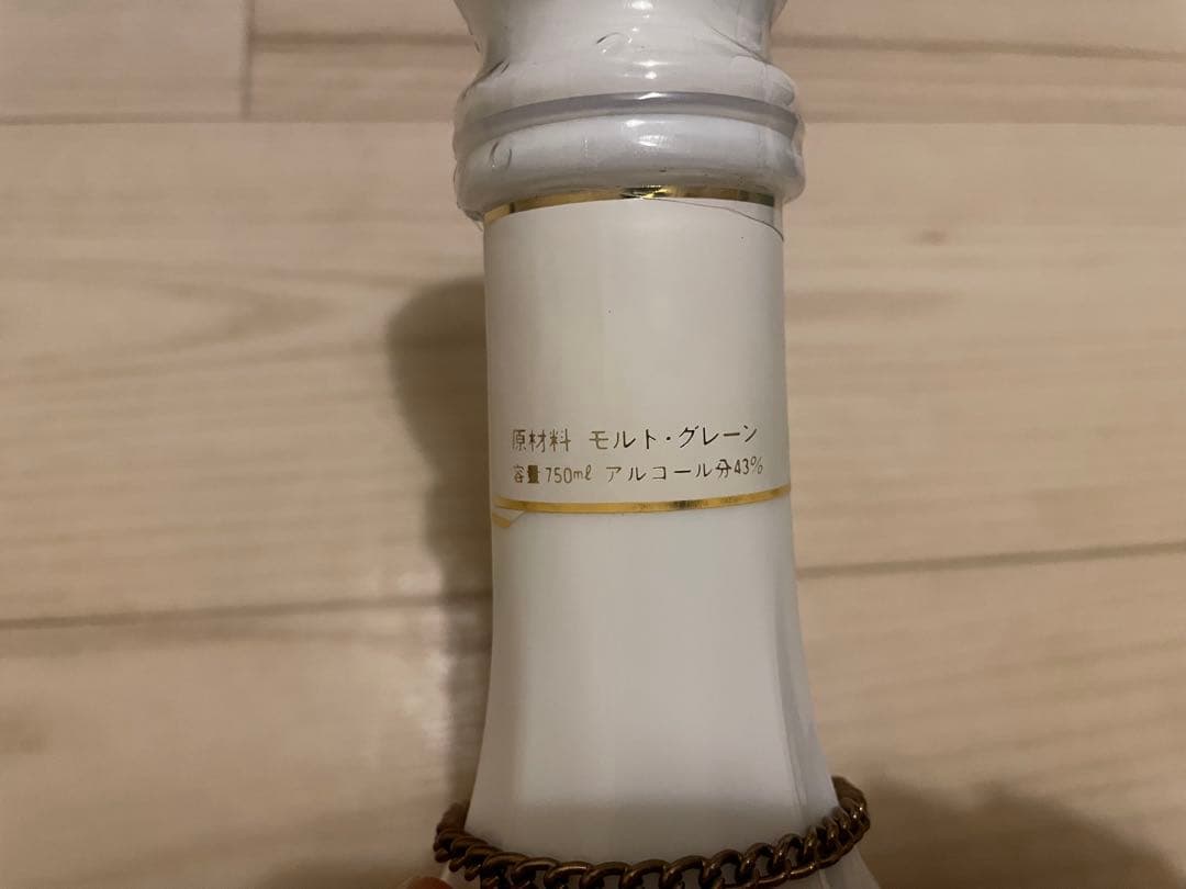 と*中様 ウイスキー ニッカ 鶴 白 陶器ボトル 750ml 43%