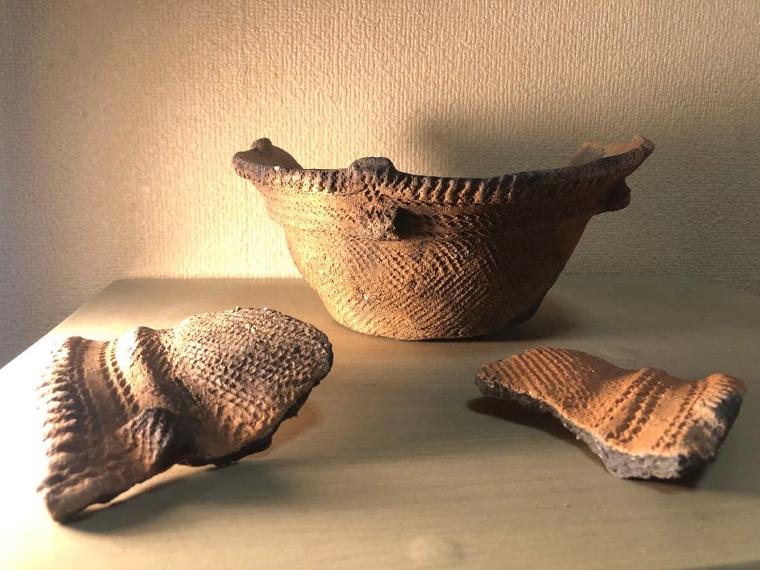 「縄文土器の欠片 No.525」です。