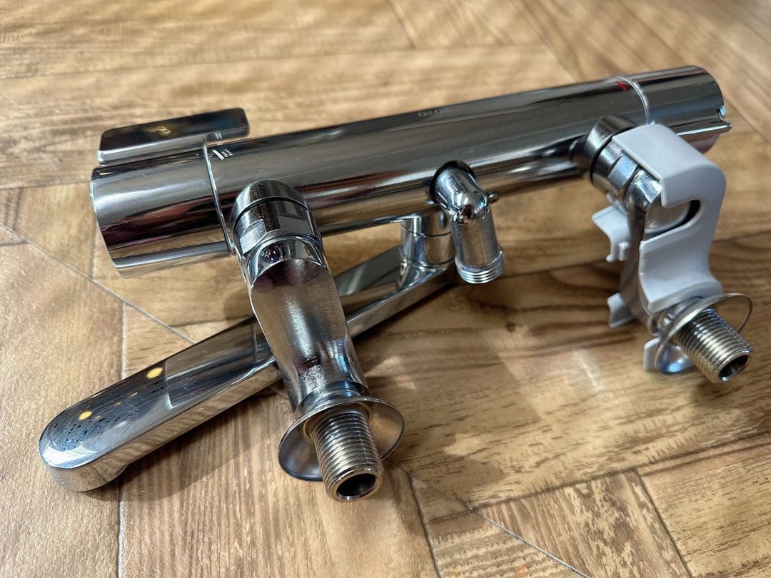 A*n様 TOTO シャワーヘッド クローム仕上げ