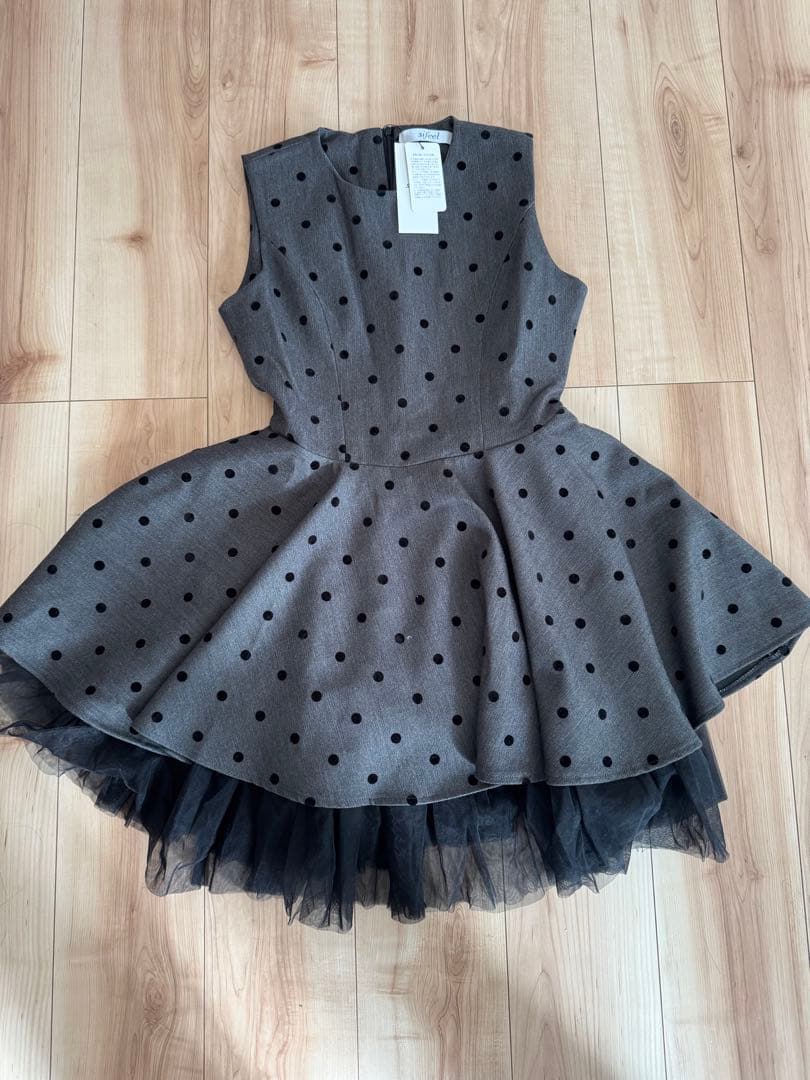 即完売商品　タグ付き　ドットAラインフレアミニドレス