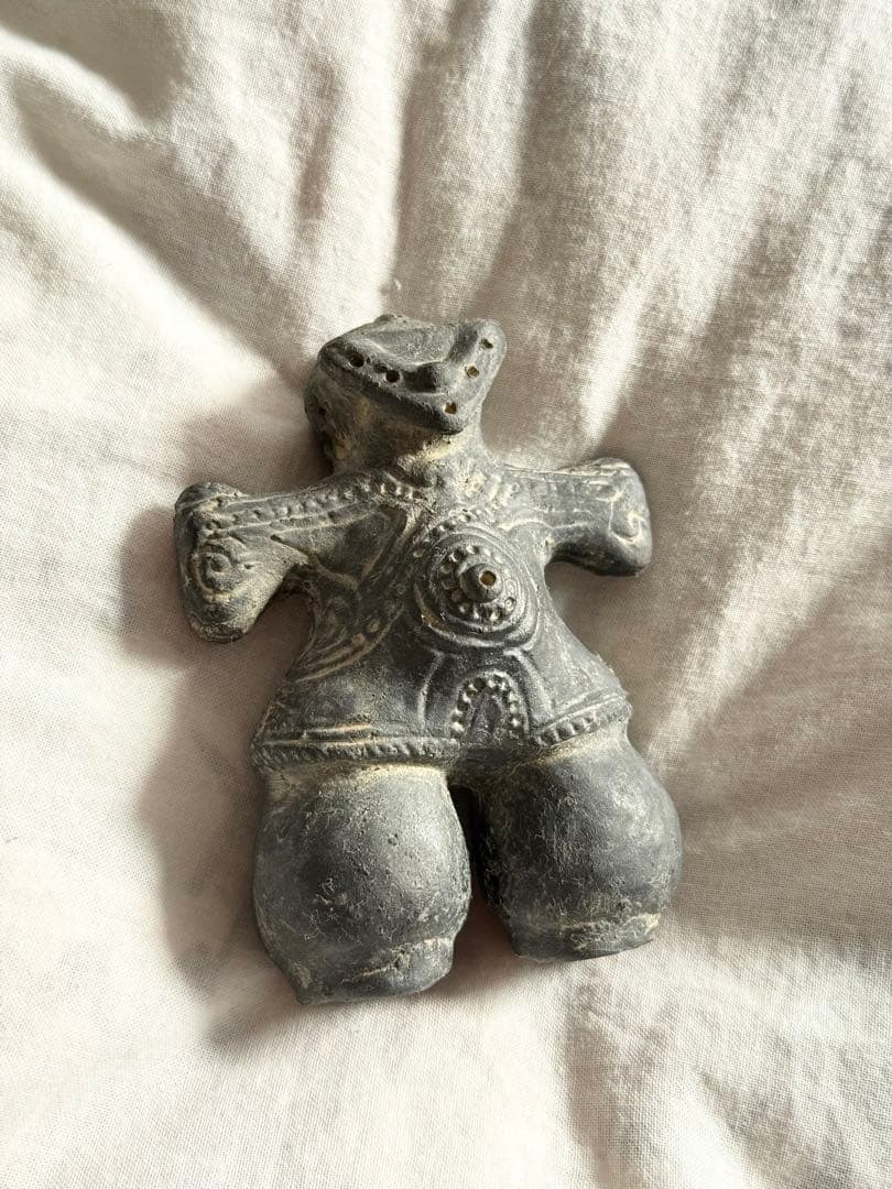 土偶 仮面の女神 陶器製 置物