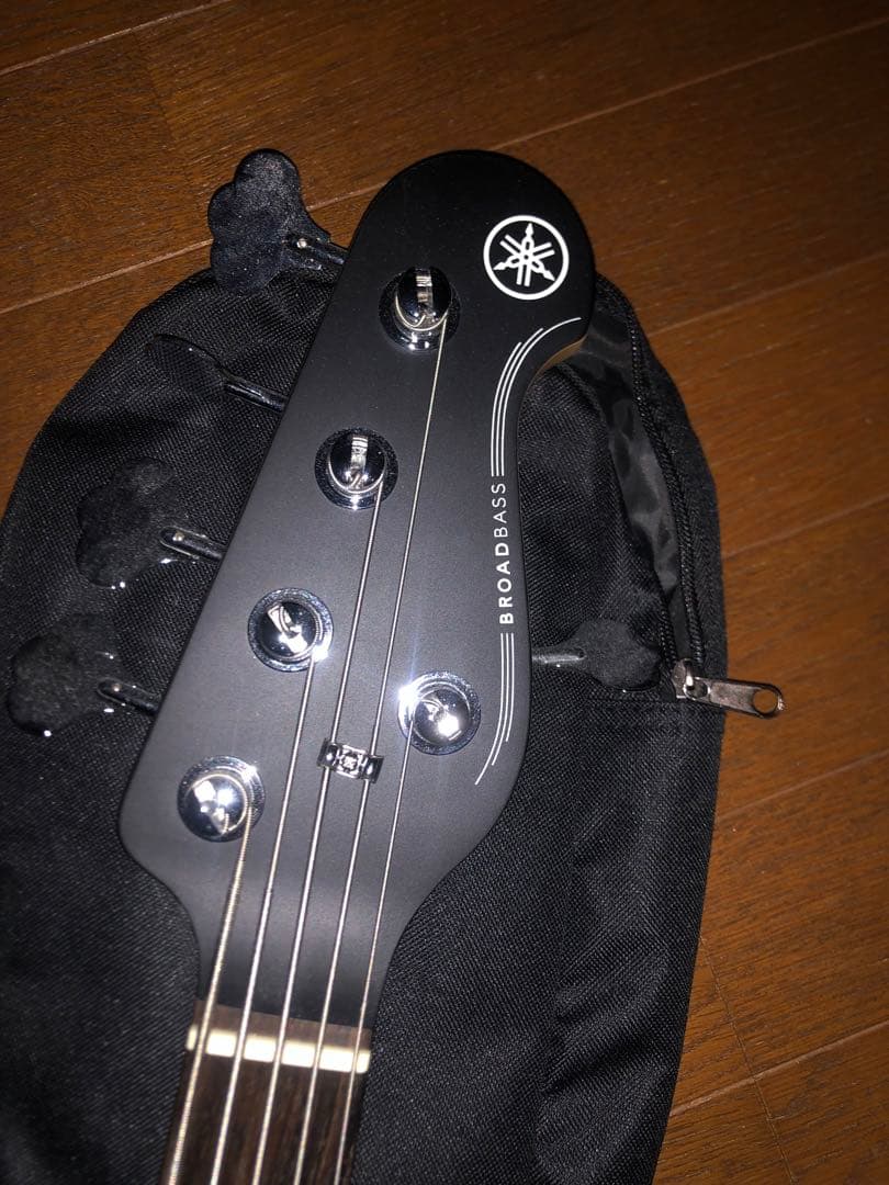 Yamaha Broad Bass 5弦ベース