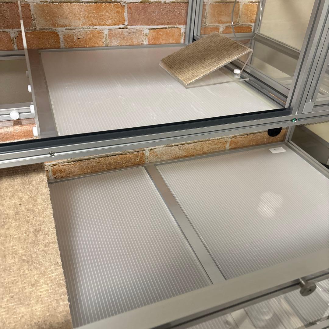 小動物ケージ　ハリネズミ　二階建てケージ　ライト付き