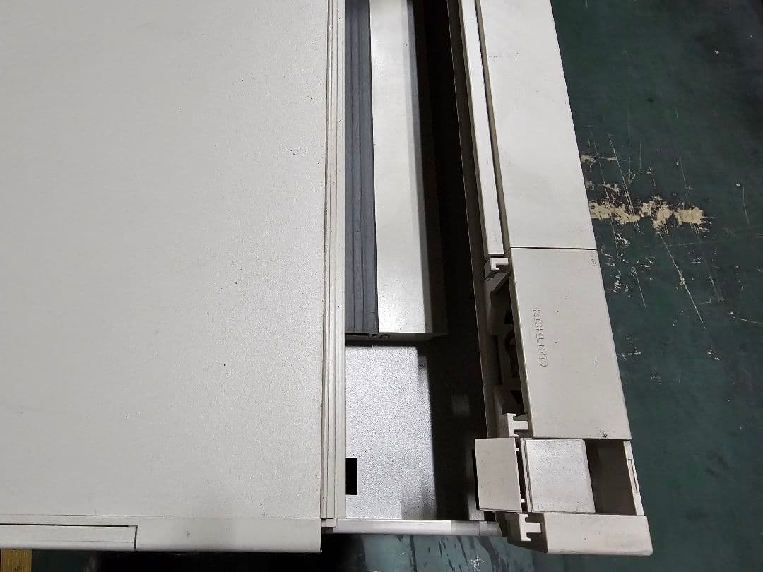 KOKUYO　ホワイトオフィスデスク 引き出し付き