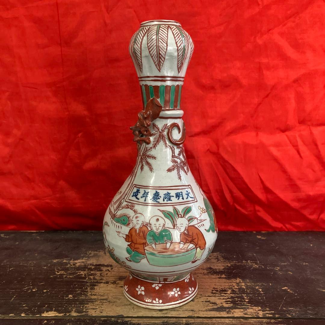 中国　色絵　蒜頭瓶　童子図　大明隆慶年造銘