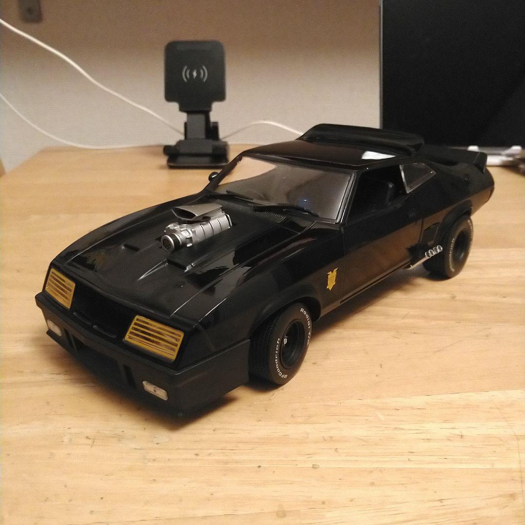 た*吉様 グリーンライト　1/18 MADMAX インターセプター　車両のみ