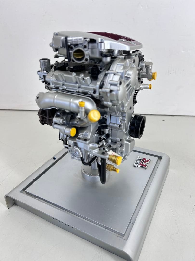 週刊日産GT-R エンジン模型完成品 1/5 R35 VR38DETT ジャンク