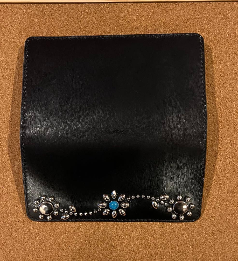 トラッカーウォレット スタッズパターン　クロム鞣し型押し