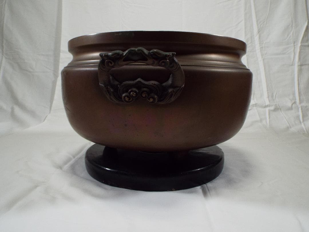 真鍮製　時代を感じる大きい火鉢