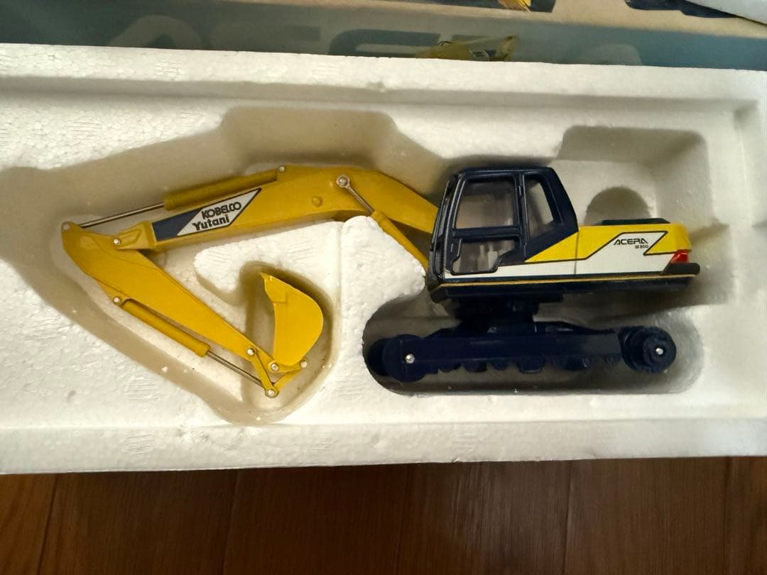 KOBELCO ACERA SK200 1/40 パワーショベル ユンボ