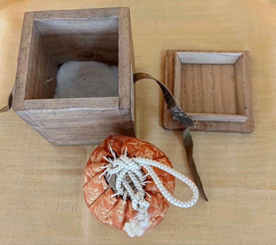 絵瀬戸肩衝胴締茶入 二重蔓牡丹唐草金補修済 茶道具 古瀬戸茶入 桐箱入