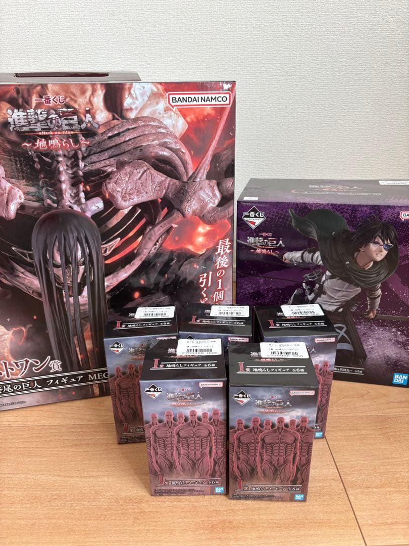 進撃の巨人 フィギュアセット + クリアポスター10種