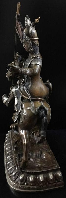 ◆ケサル大王像◆チベットの英雄