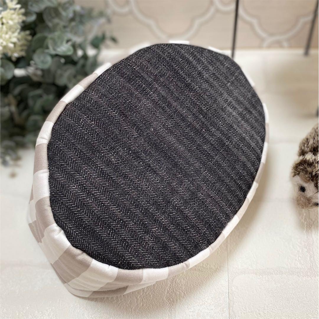 ハリネズミ寝袋　ソファーC