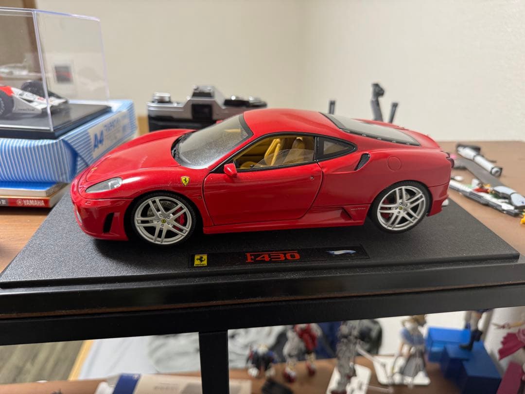 ホットウィール　エリート 1/18 フェラーリ F430