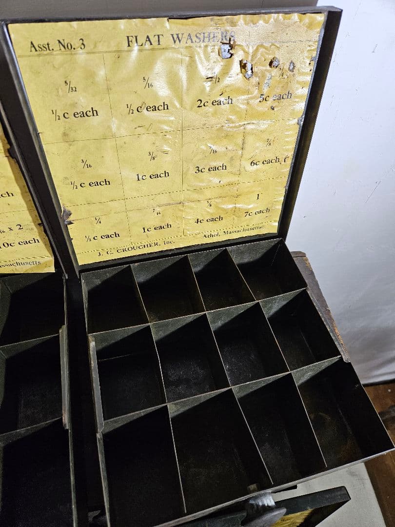 USヴィンテージ 古いパーツキャビネット インダストリアル インテリア 小引出し