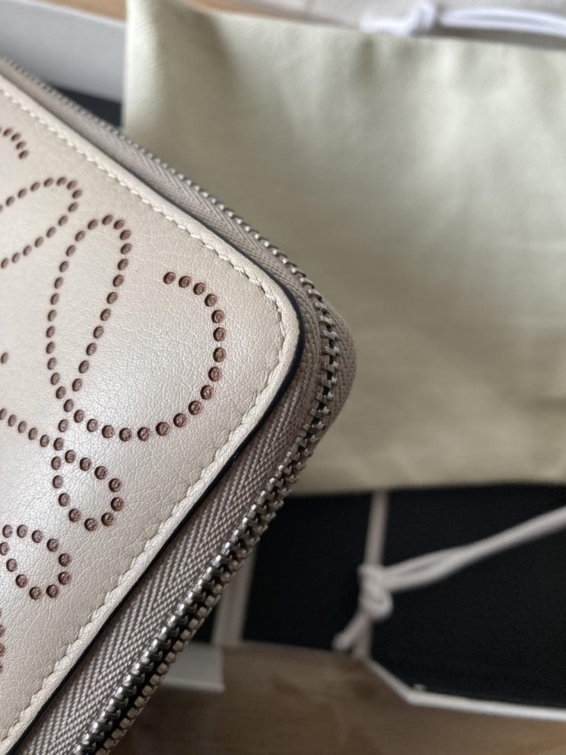 ꒰美品꒱ LOEWE／ロエベ／アナグラムコンパクトジップウォレット／ベージュ