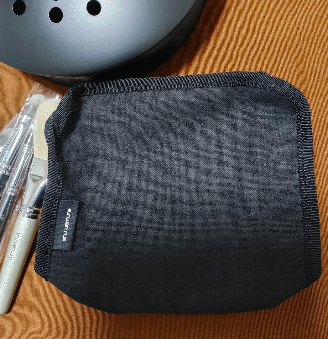 お値下げ　shu uemuraブラシたて