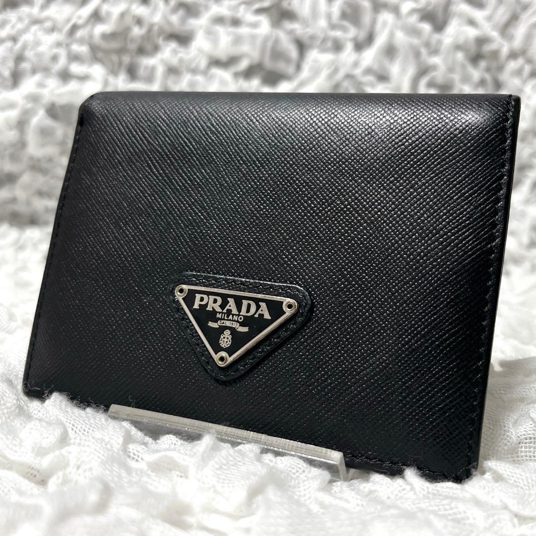 美品✨PRADA サフィアーノ　二つ折り財布　コンパクトウォレット　レザー　黒