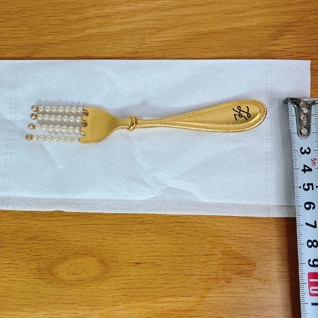 KARL LAGERFELD？ ブローチ フォーク モチーフ 4連 パール