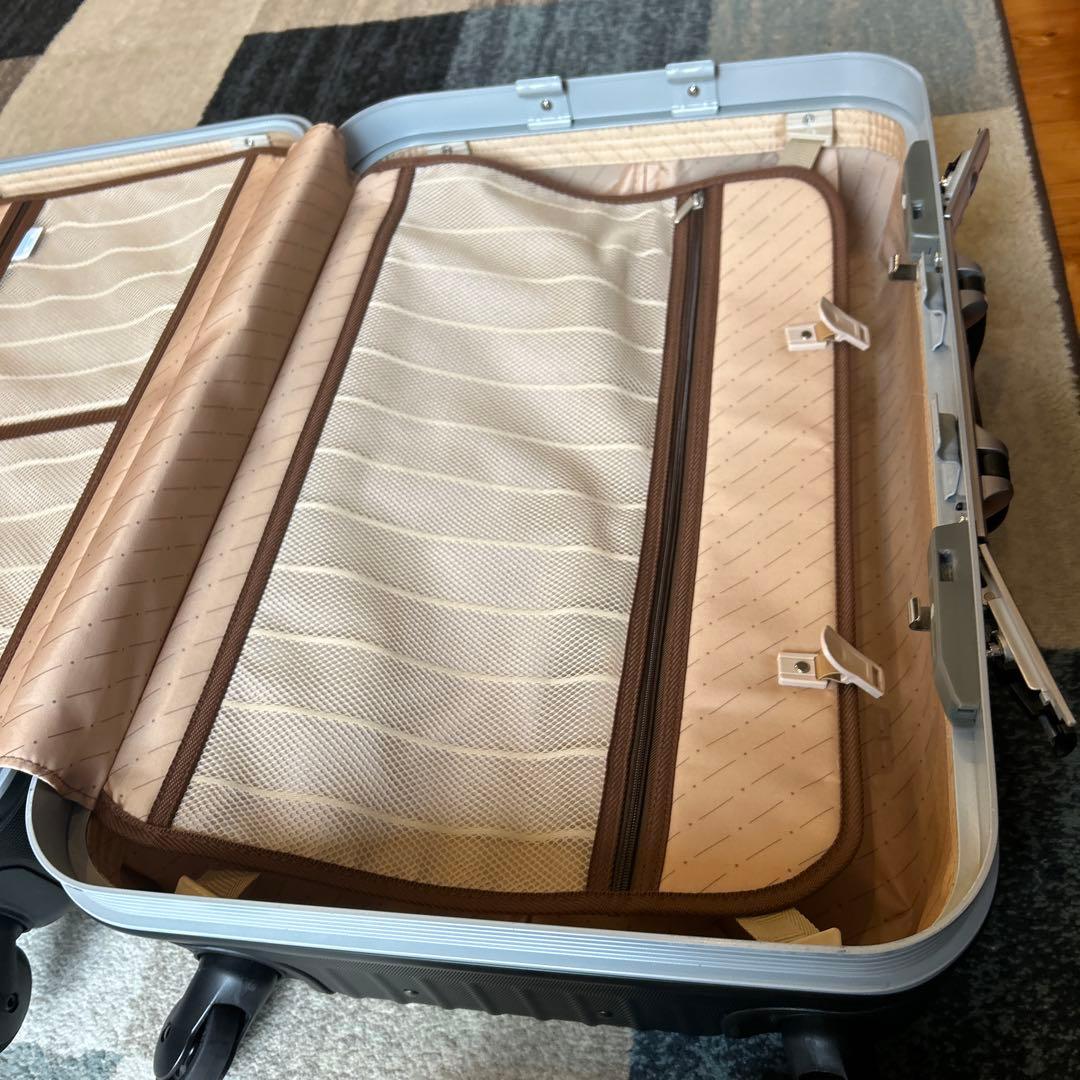スーツケース、 72cm✖️29cm鍵付き