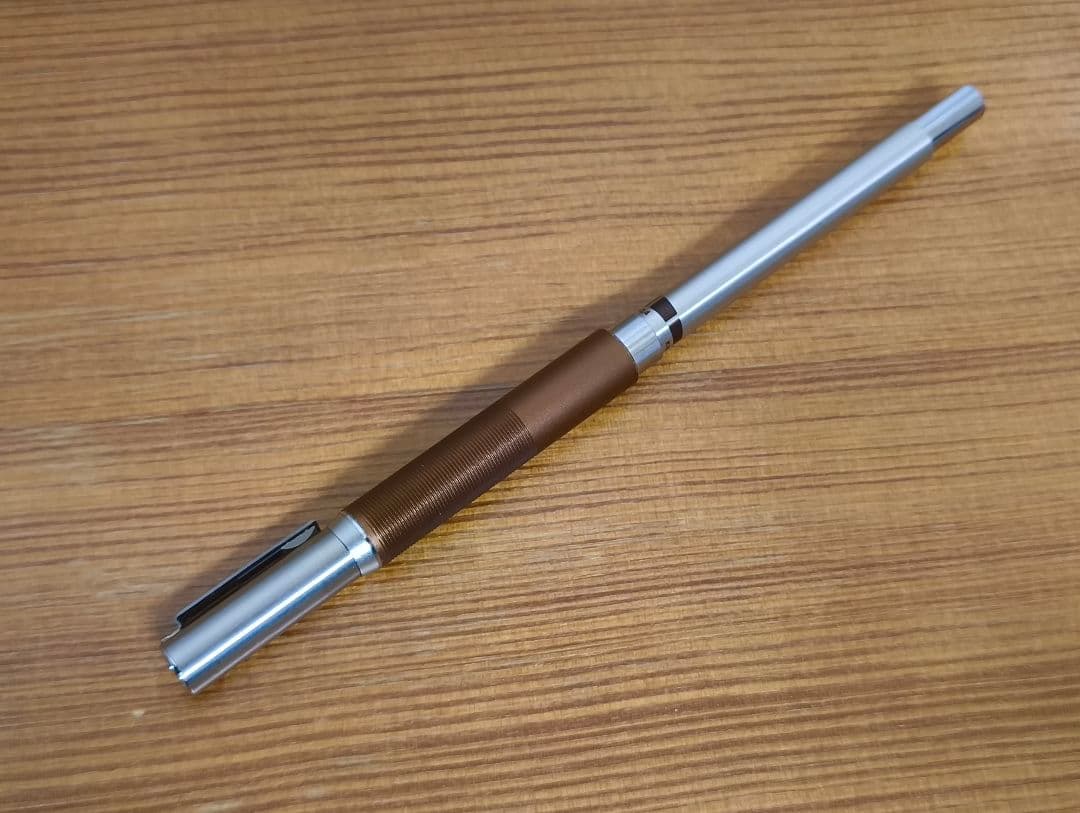 トンボ鉛筆　バリアブル　0.5mm