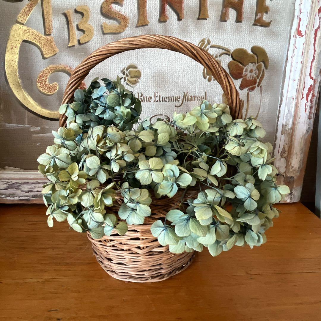 可愛い深めの手付きパニエ