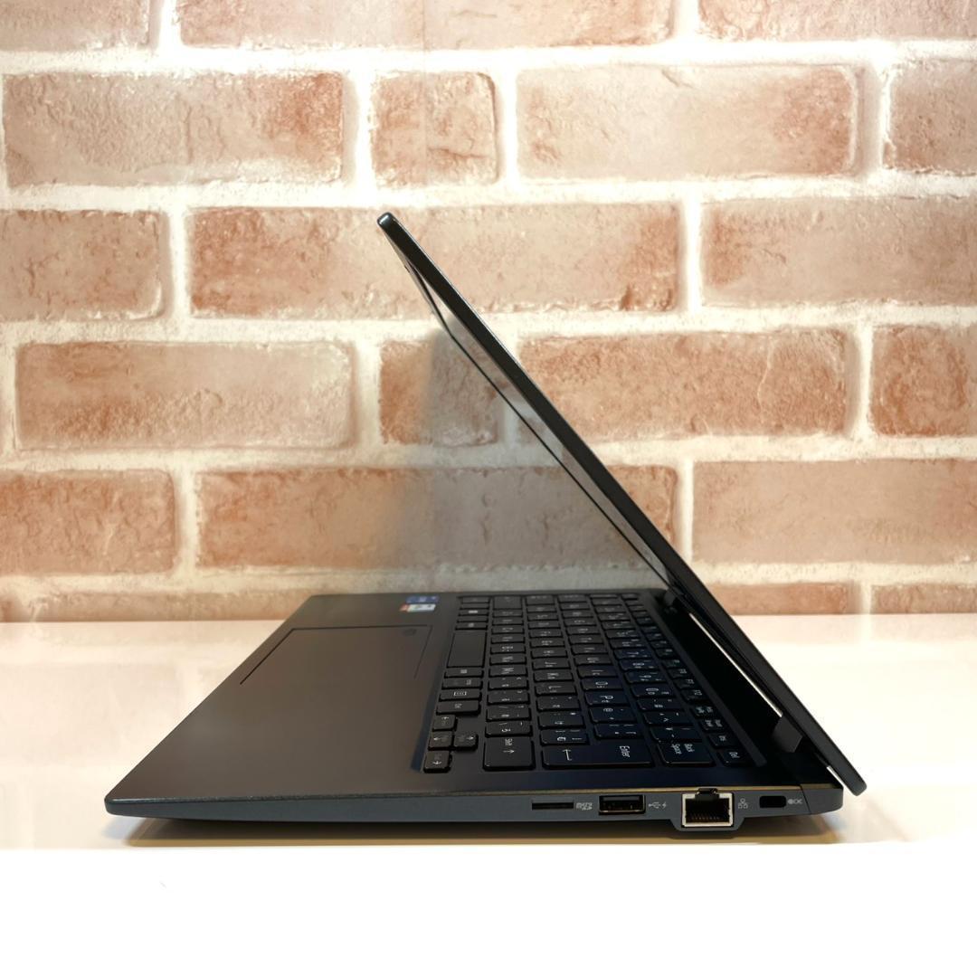 ★2022年製★ 超軽量857g dynabook バッテリー良好 NN9