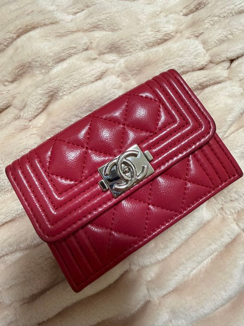 CHANEL ボーイシャネル　三つ折り財布