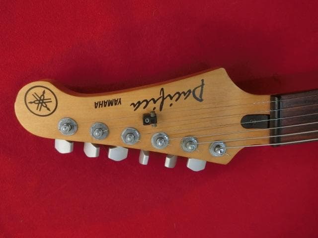 146：Yamaha Pacifica ヤマハ　エレキギター　ジャンク