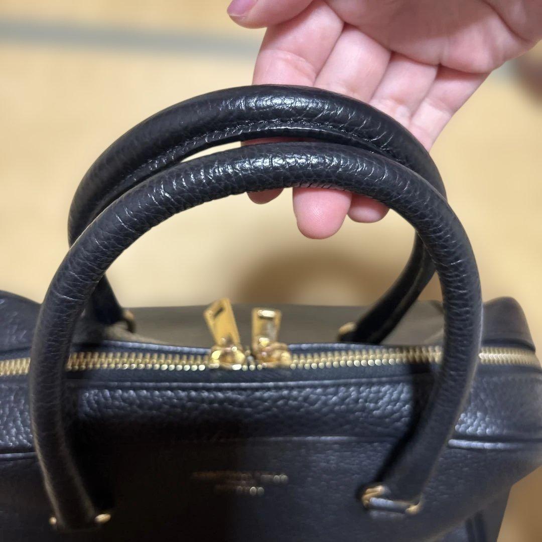 CHRISTIAN VILLA 黒 レザー ショルダーバッグ