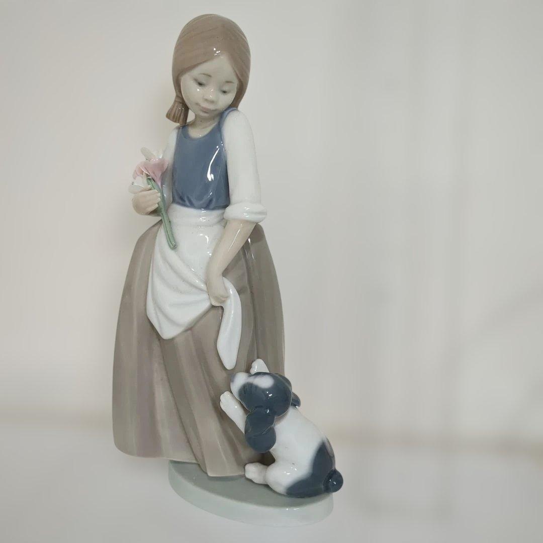 リヤドロの人形