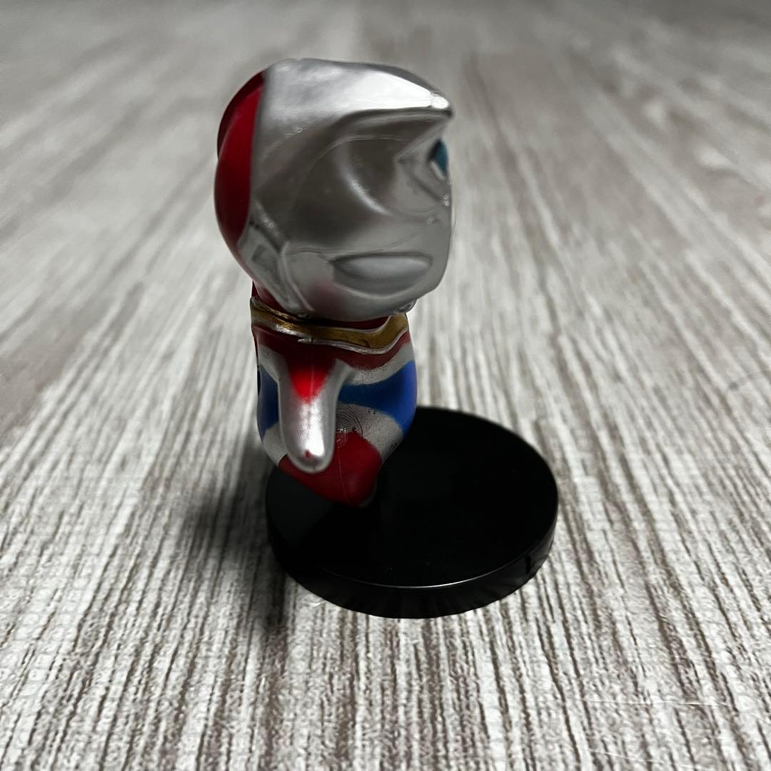 【レア⁈】ウルトラマン　ミニフィギュア　おデブ⁈ おもしろポーズ⁈ 3体　台座付