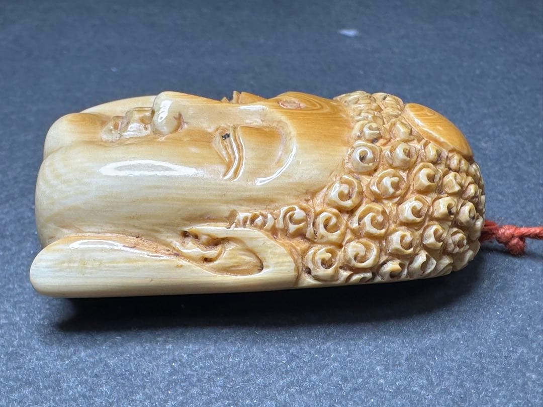 極上　根付　仏像　天然素材　アンティーク　骨董　飾り物　古美術品　置物　細密細工