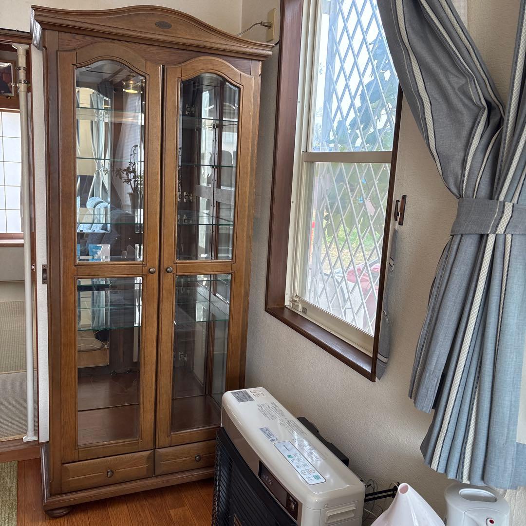 高級家具　passionブランド　縦型　カップポード　飾り棚照明付　背面鏡棚5