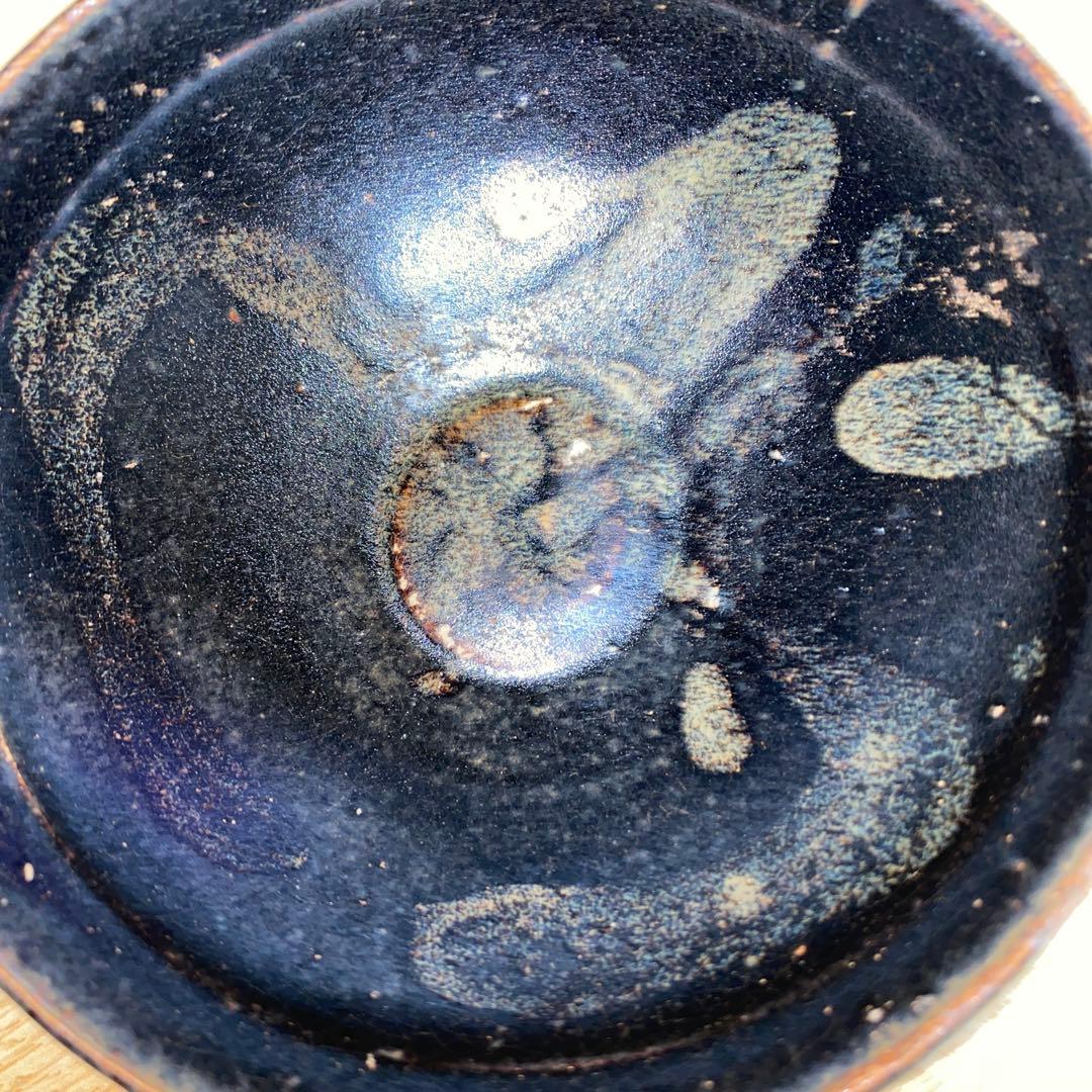 黒釉白彩梅花紋(？)小服茶碗　吉州窯　南宋時代