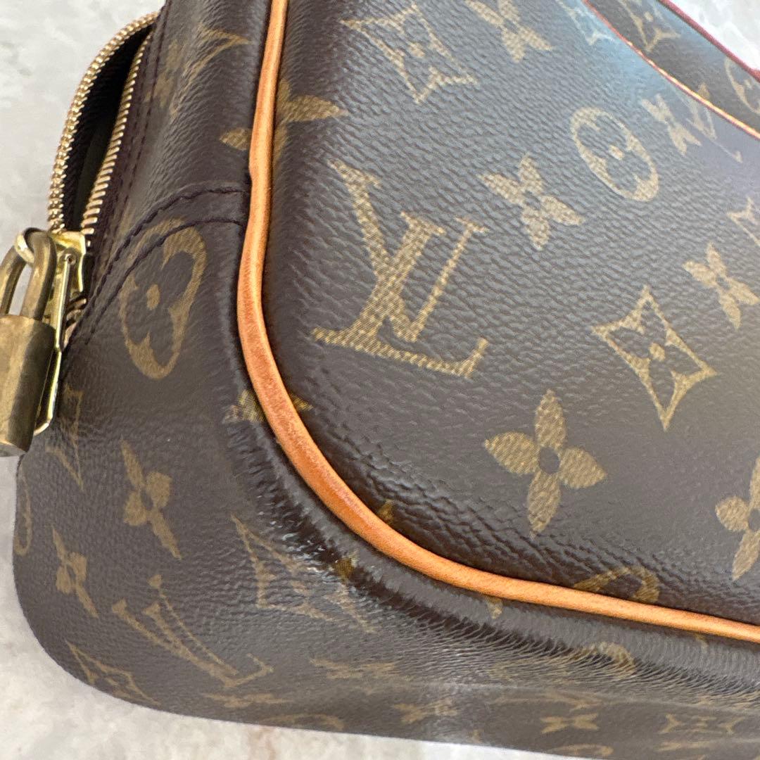 LOUIS VUITTON モノグラム トゥルーヴィル M42228