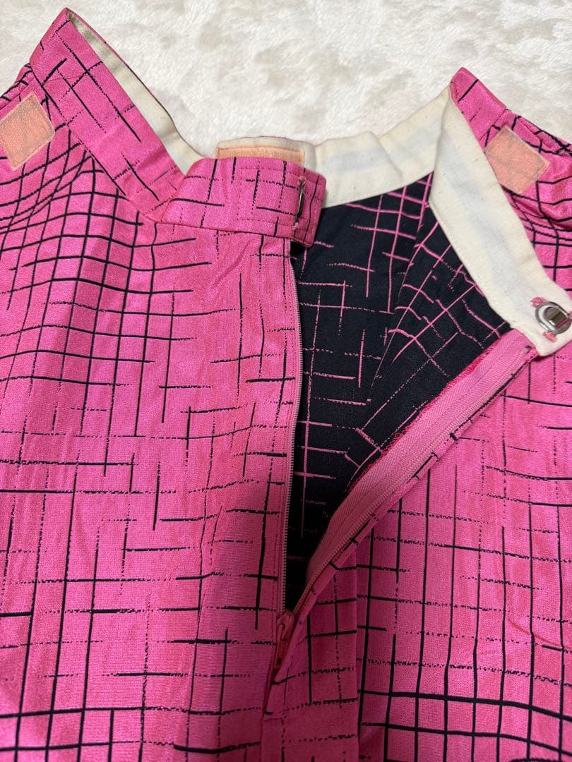 20471120 スカート　ケープ　マント　ポンチョ　蛍光　ピンク　時空　4次元